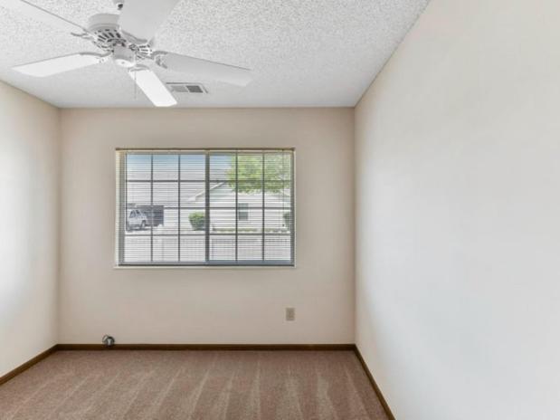 Images Waterford Apts