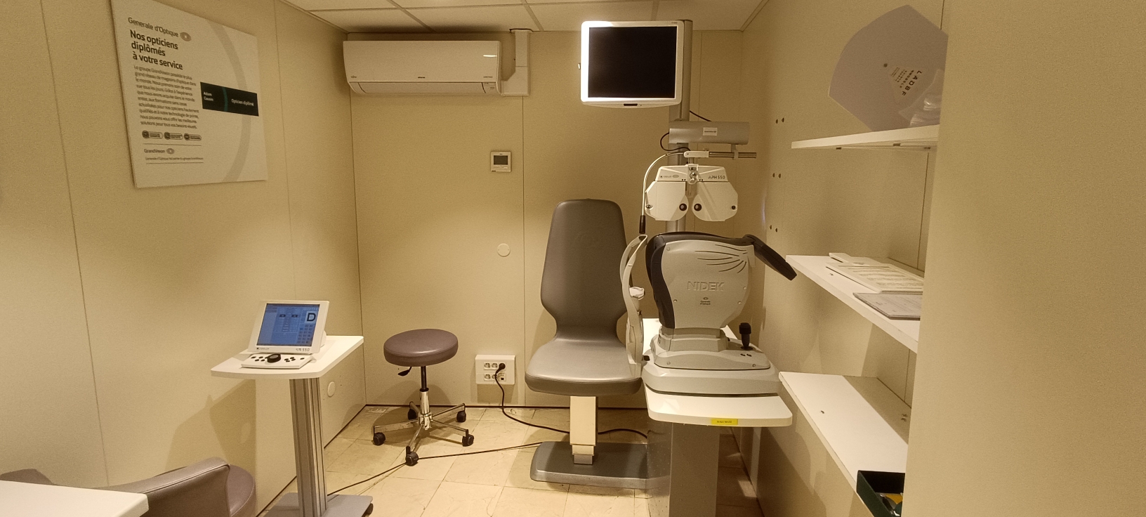 Salle d'Examen de vue Salle d'Examen de vue