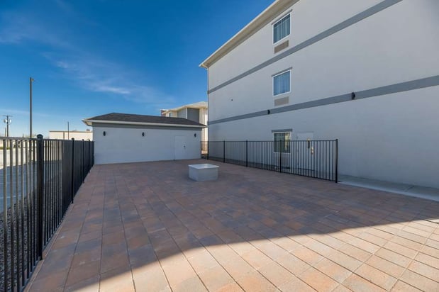 Images Spark by Hilton Midland South