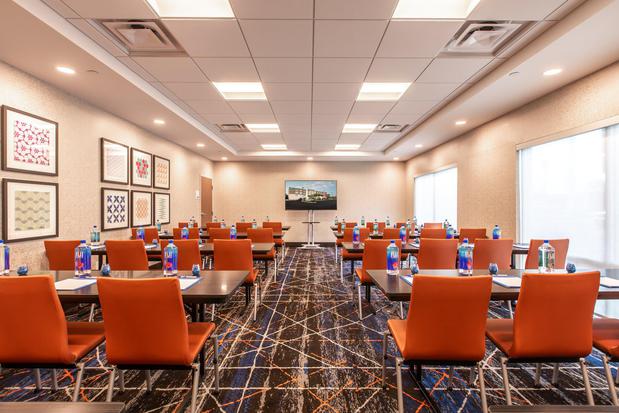 Images Holiday Inn Express & Suites Greenville S - Piedmont, an IHG Hotel