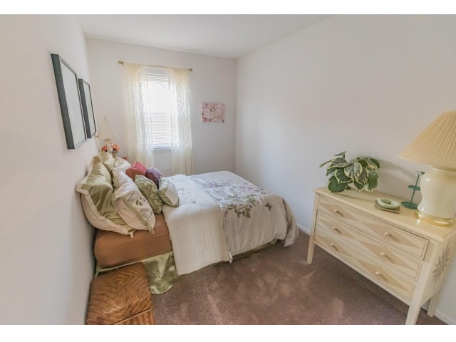 Images Mayflower Crossing Apartments