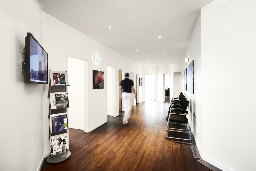 Dr. med. Philipp Steiner, Mönckebergstr. 18 in Hamburg