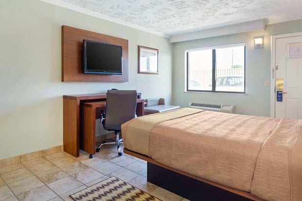 Images Best Western Plus Ahtanum Inn