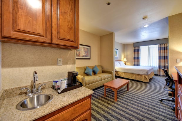 Images Holiday Inn Express & Suites Manteca City Center by IHG