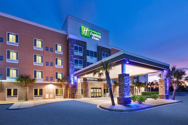 Images Holiday Inn Express & Suites Southport - Oak Island Area, an IHG Hotel