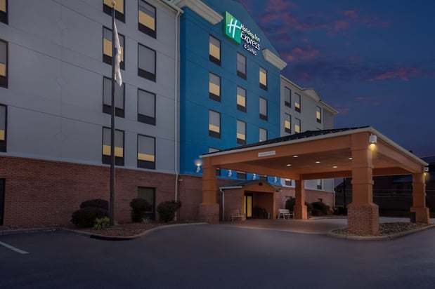 Images Holiday Inn Express & Suites Charleston-Southridge by IHG