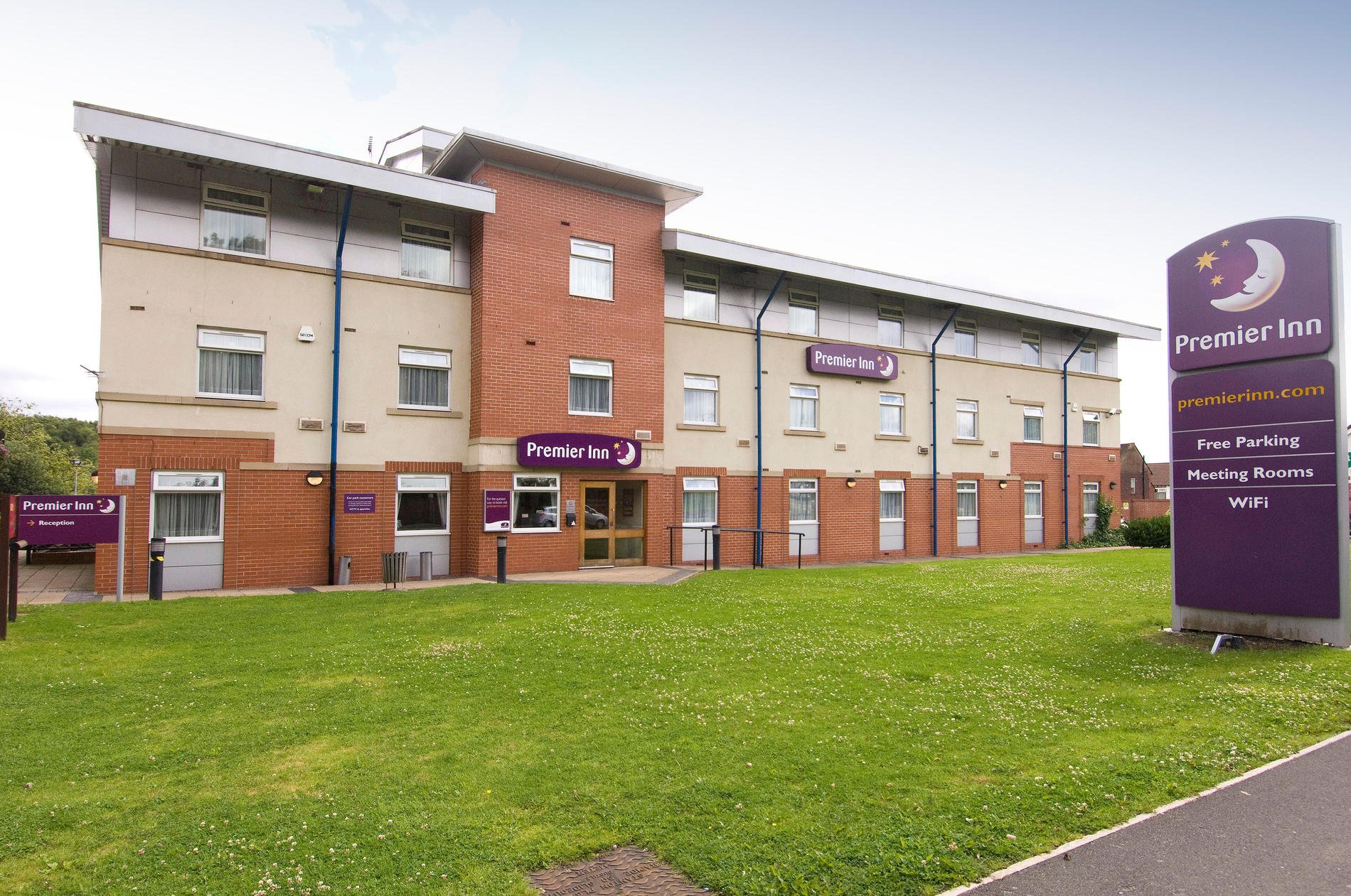 Premier Inn Manchester (Heaton Park) hotel exterior Premier Inn Manchester (Heaton Park) hotel exterior