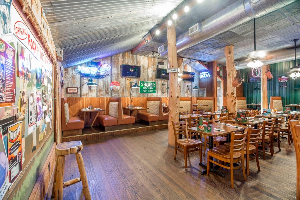 Doc’s Fish Camp & Grill Coupons near me in Marble Falls