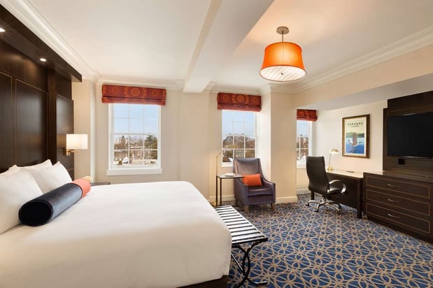 Images Hotel Saranac, Curio Collection by Hilton
