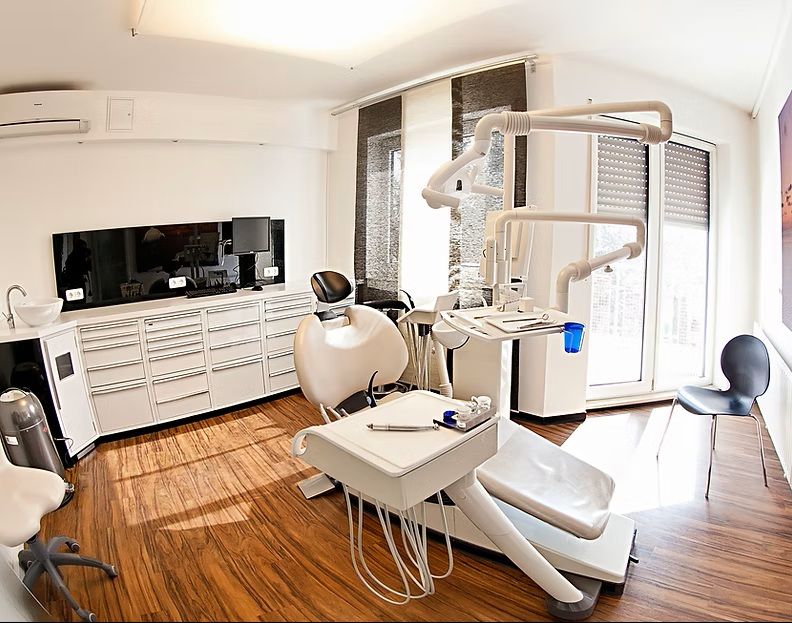 Farsad Freund u. Schahram Schafti Zahnärztl. Gem.Praxis, Bahnstraße 30 in Langen (Hessen)