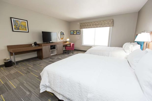 Images Hampton Inn Mustang