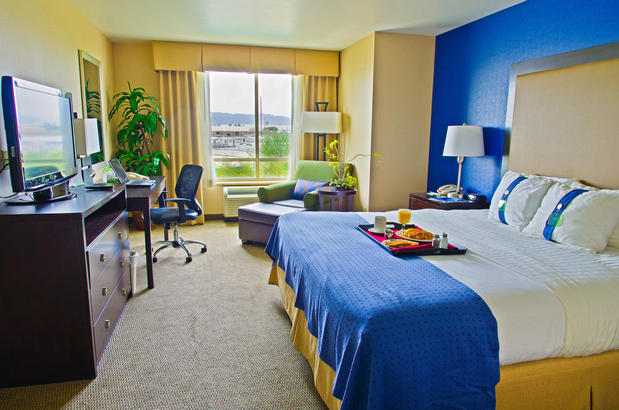 Images Holiday Inn & Suites Phoenix Airport by IHG
