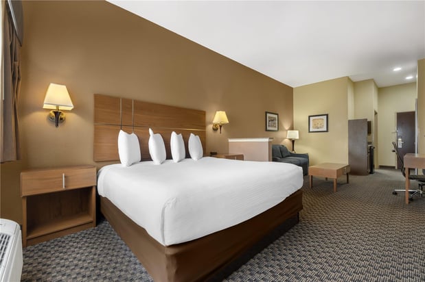 Images Best Western Plus Shamrock Inn & Suites