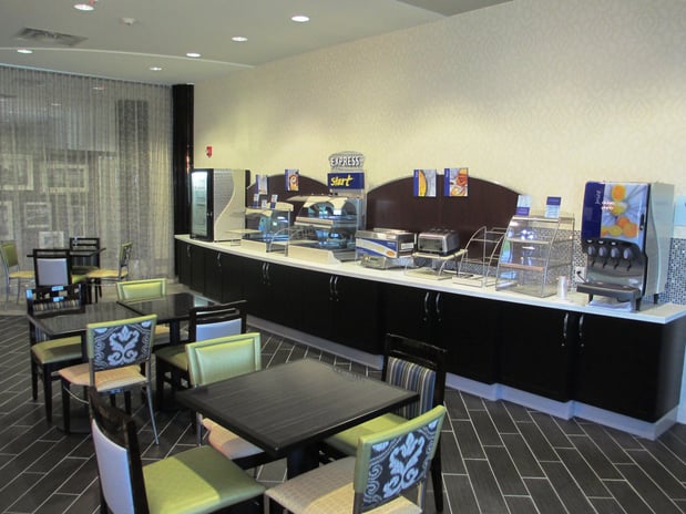 Images Holiday Inn Express & Suites Kansas City Airport by IHG