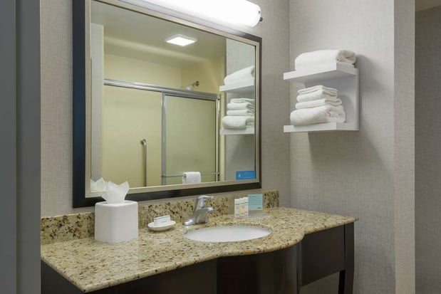 Images Hampton Inn & Suites National Harbor/Alexandria Area