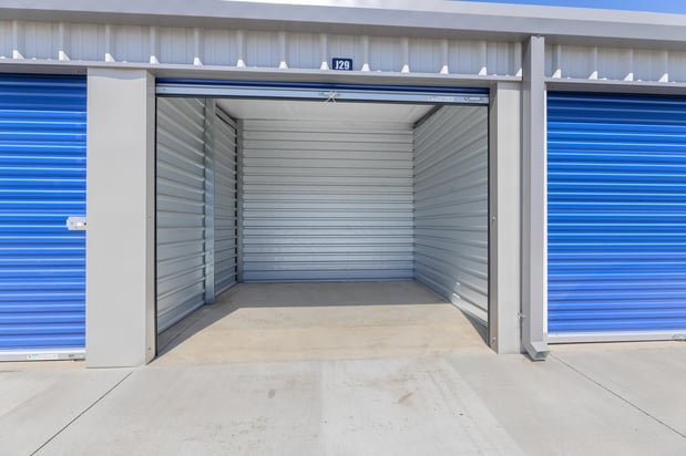 Images Storland - Visalia