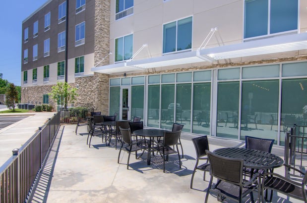 Images Holiday Inn Express & Suites Mobile - University Area by IHG