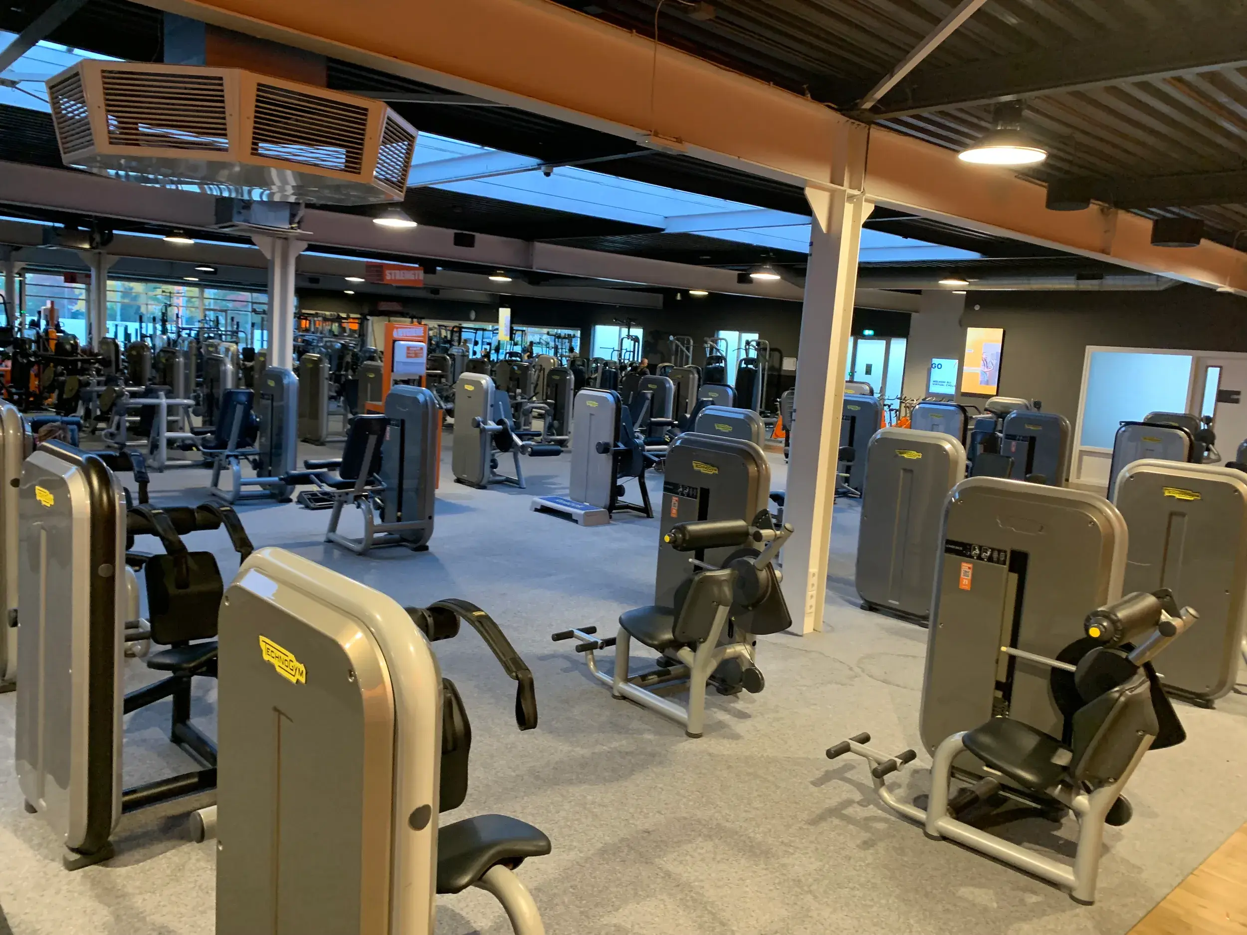 Foto's Basic-Fit 24/7