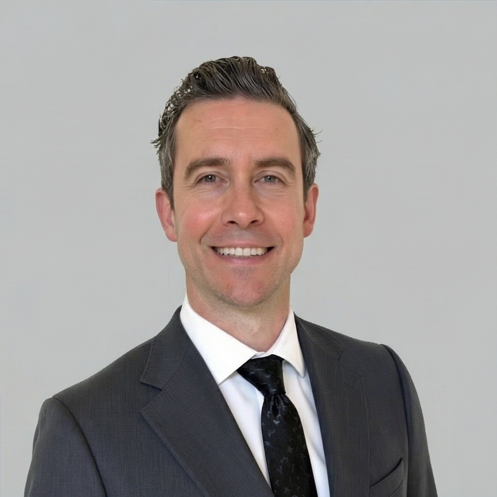 Headshot of Kyle Volker, a wealth advisor at Chase