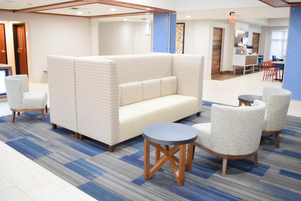 Images Holiday Inn Express & Suites Pensacola W I-10 by IHG