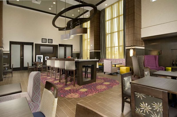 Images Hampton Inn & Suites Buffalo Airport