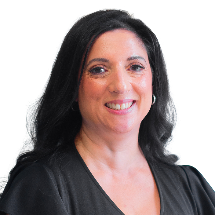 Raedah White headshot.