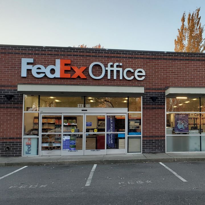 Exterior photo of FedEx Office location at 204 SE Park Plaza Dr\t Print quickly and easily in the self-service area at the FedEx Office location 204 SE Park Plaza Dr from email, USB, or the cloud\t FedEx Office Print & Go near 204 SE Park Plaza Dr\t Shipping boxes and packing services available at FedEx Office 204 SE Park Plaza Dr\t Get banners, signs, posters and prints at FedEx Office 204 SE Park Plaza Dr\t Full service printing and packing at FedEx Office 204 SE Park Plaza Dr\t Drop off FedEx packages near 204 SE Park Plaza Dr\t FedEx shipping near 204 SE Park Plaza Dr