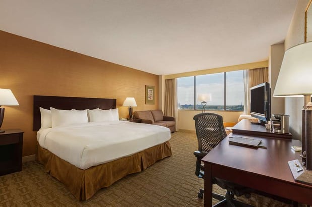 Images Hilton Fort Wayne at the Grand Wayne Convention Center