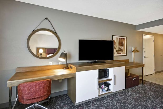 Images Hampton Inn & Suites Columbus-Easton Area