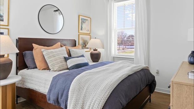 Images LEO at Cypress Creek