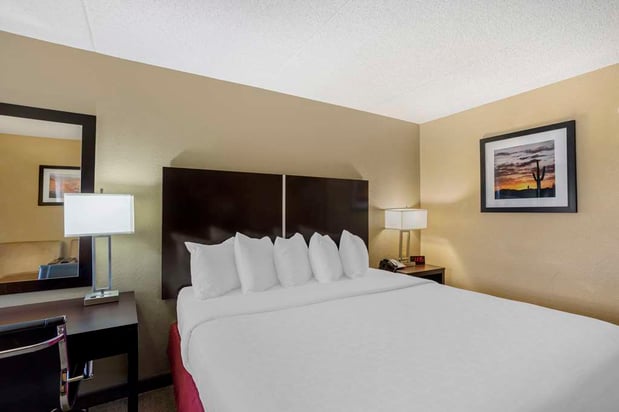 Images Best Western Harrisburg North