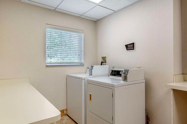 Images Best Western Plus New England Inn & Suites