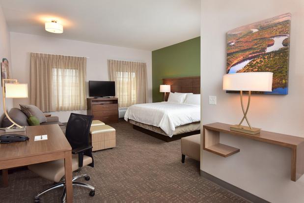 Images Staybridge Suites Wisconsin Dells - Lake Delton, an IHG Hotel