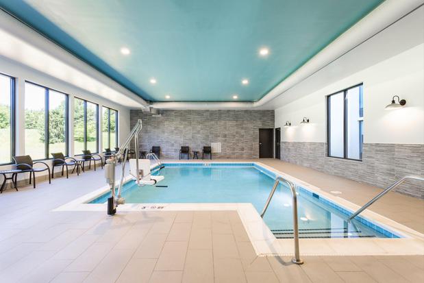 Images Holiday Inn Roanoke Airport-Conference Ctr by IHG