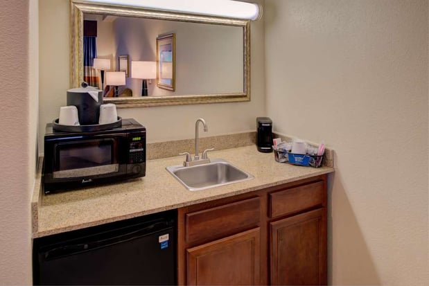 Images Hampton Inn & Suites Ontario