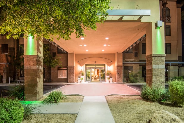 Images Holiday Inn & Suites Goodyear - West Phoenix Area by IHG