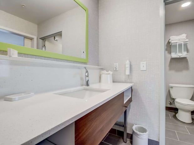 Images Hampton Inn and Suites by Hilton Cincinnati Midtown Rookwood