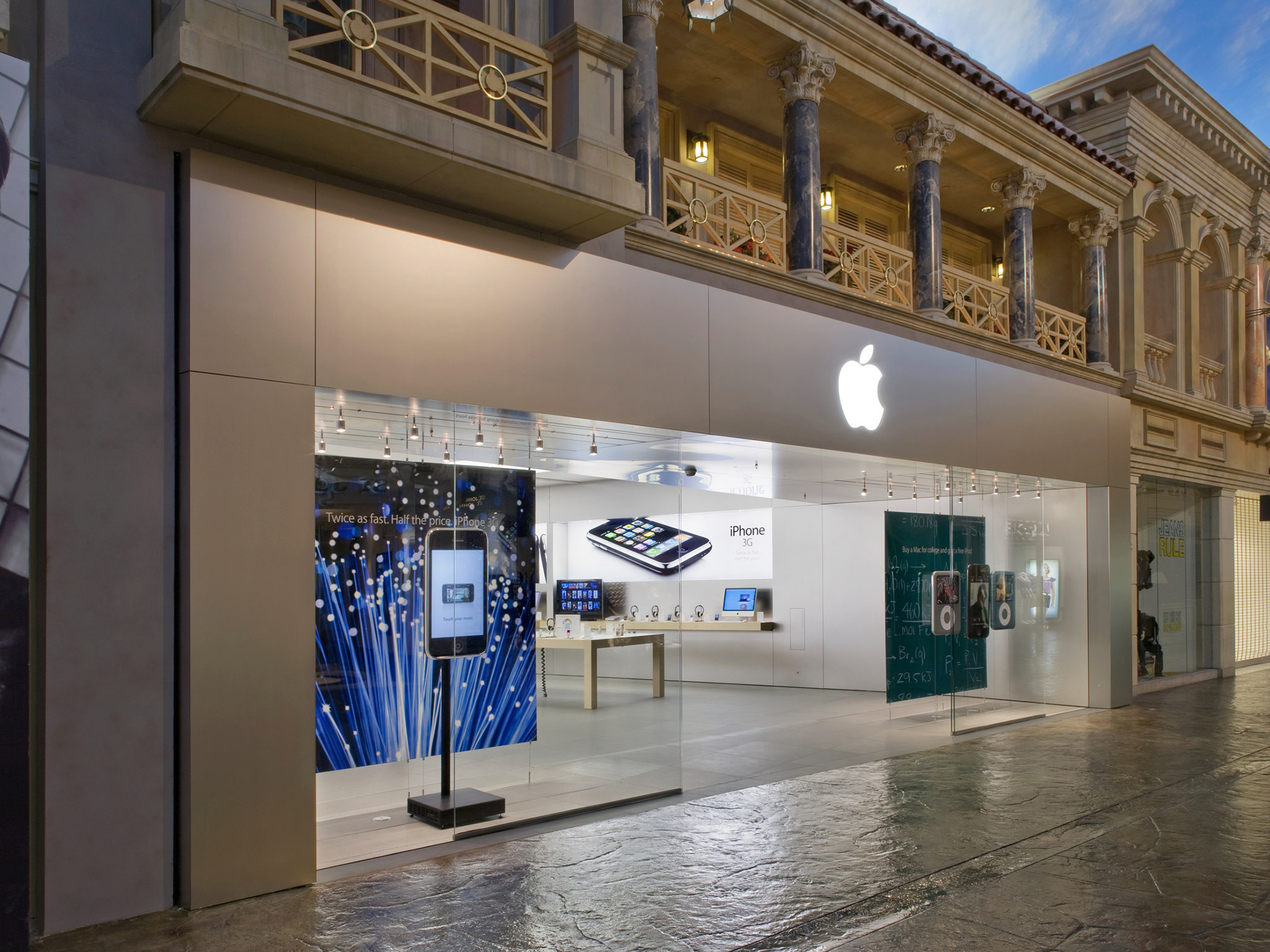 Shop forum. Бутик в Лас Вегасе. Магазин Apple в Вегасе. Forum shops в Лас-Вегасе. The Grand Shoppes (Лас-Вегас, США).