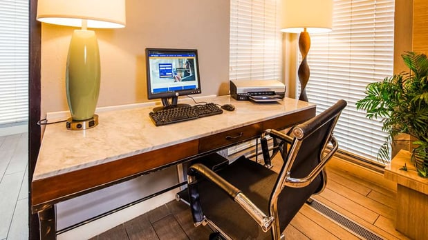 Images SureStay by Best Western Kansas City Country Inn North