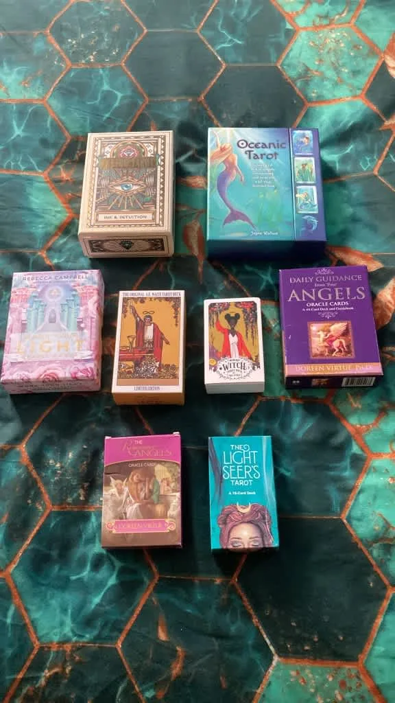 Images Emerald Empress Tarot 444