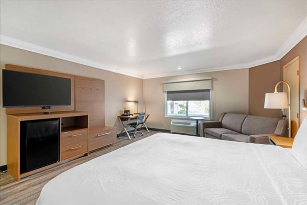 Images Best Western Plus Newport Mesa Inn
