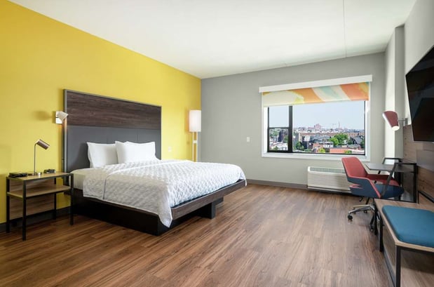 Images Tru by Hilton Baltimore Harbor East