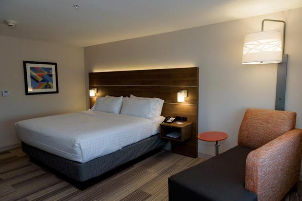 Images Holiday Inn Express & Suites McKinney - Frisco East by IHG