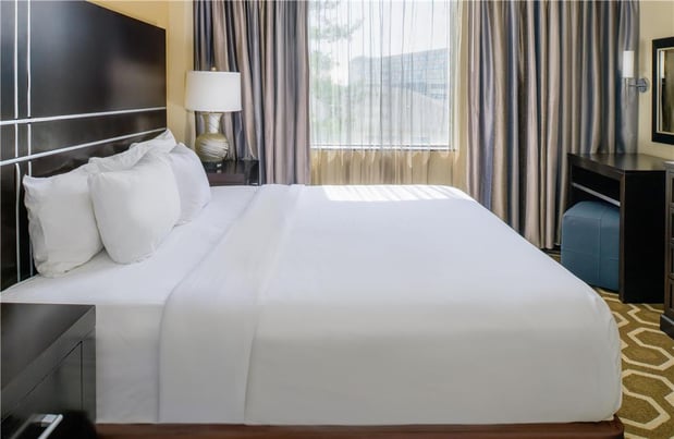 Images Embassy Suites by Hilton St. Louis Airport