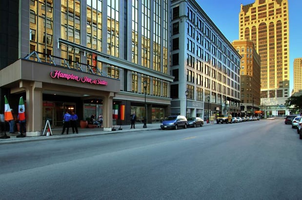 Images Hampton Inn & Suites Milwaukee Downtown