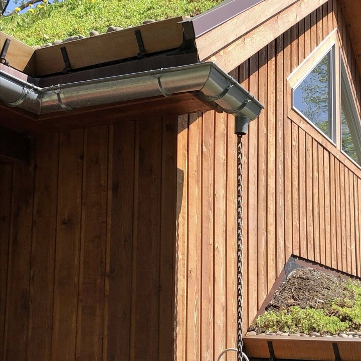 McCarthy Seamless Gutters Logo