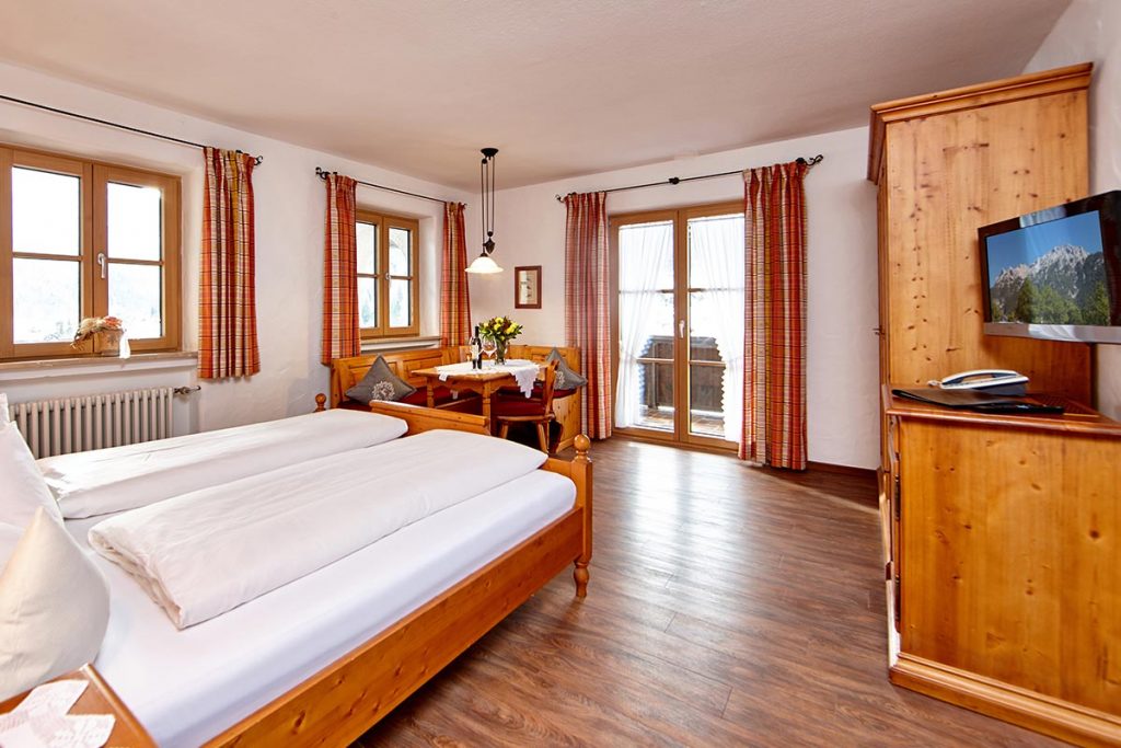 Sonnenbichl Hotel Garni, Klausnerweg 32 in Mittenwald