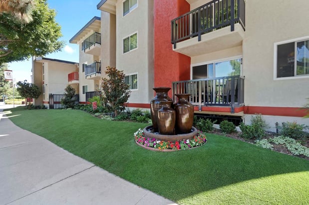 Images Parkway Terrace Apartments