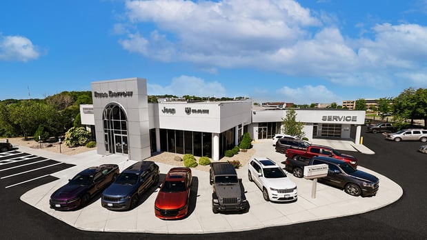 Images Russ Darrow Chrysler, Dodge, Jeep, RAM of Madison Service Center
