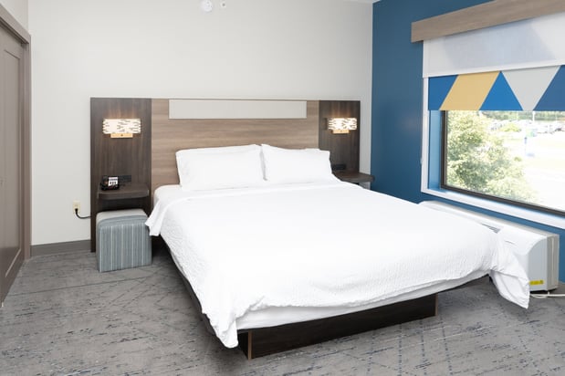 Images Holiday Inn Express & Suites Burlington - Mount Holly by IHG